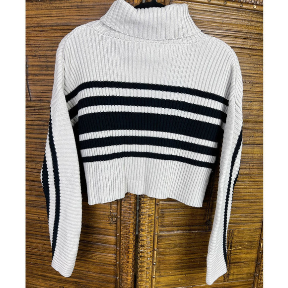FULL TILT Chest Stripe Women's Cropped Ribbed Turtleneck Sweater Size Medium - Picture 3 of 4